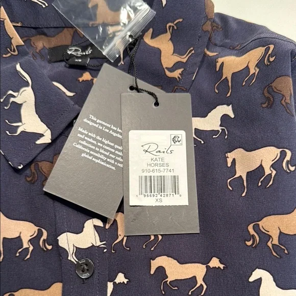 Rails Kate Horses Blouse - NWT - Picture 7 of 7